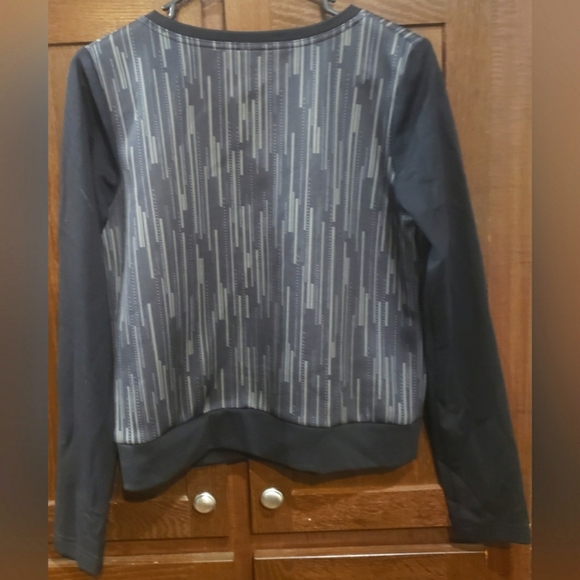 💥Anni Kuan Women Black/Gray Long Sleeve Top, Small, Worn Once 💥 - Picture 2 of 4